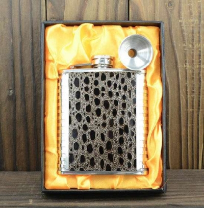 7OZ Stainless Stee Hip Flask With Filling Funnel Gift Box Packing Snake