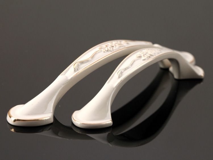 1056-128 128mm hole distance ivory-white antiqued handles with decorative pattern for drawer/wardrobe/cupboard