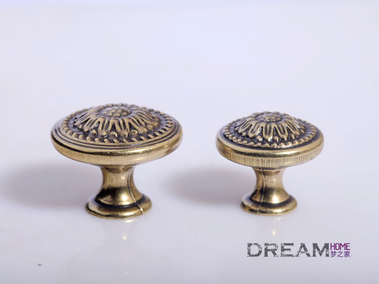 F324 single hole round bronzed antiqued alloy knob with chrysanthemum pattern for wardrobe/cupboard/television cabinet/shoe cabinet/drawer