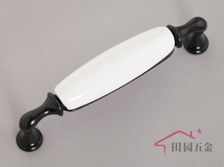 AG00B 128mm hole distance long and bend black and white ceramic handle for drawer/cabinet