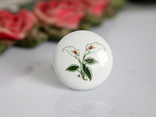 arge round ceramic knob with calla for drawer/wardrobe/cupboard/cabinet/furniture