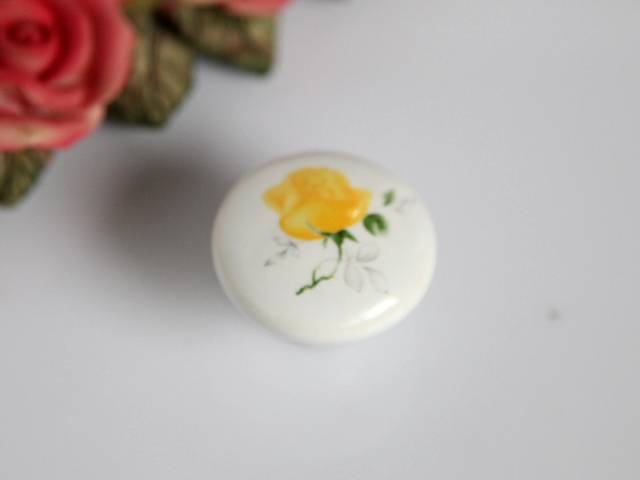 large round with yellow rose ceramic handle for drawer/cupboard/cabinet