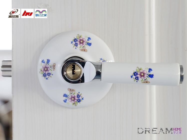05SSTZ silvery and white ceramic handle locks with blooming red flowers and blue flowers for bedroom/kitchen