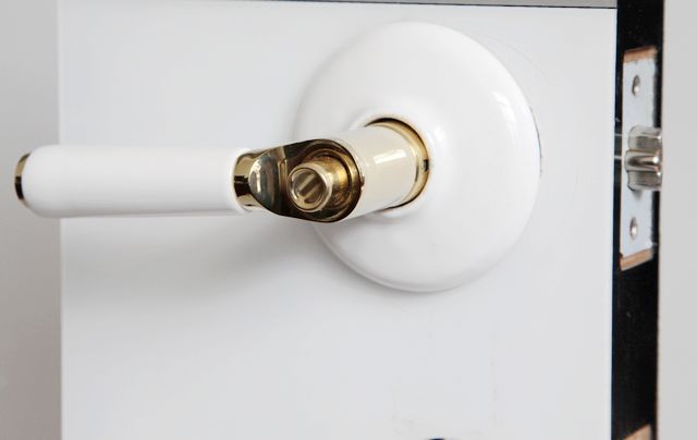 07SB-TZ pure and golden ceramic handle locks for door