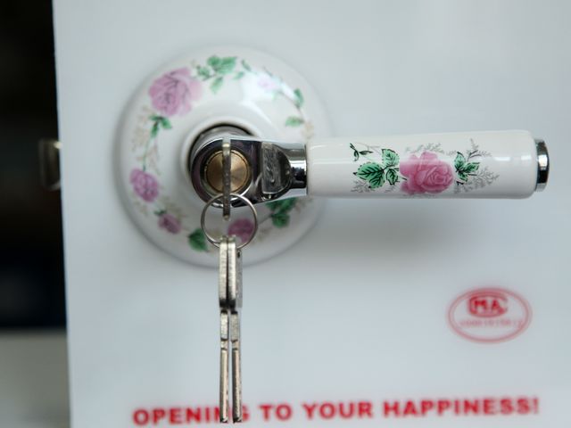 C03SSTZ silvery and white ceramic handle locks with pink roses pattern for door