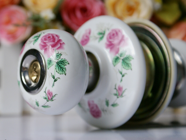 MT19SS white ceramic spherical locks with pink roses pattern for bedroom