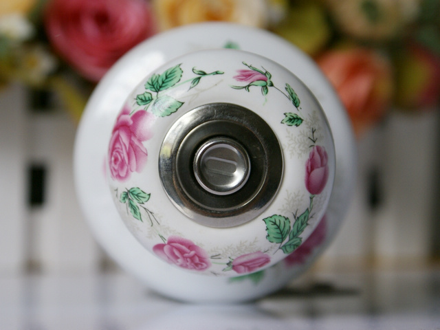 MT19SS white ceramic spherical locks with pink roses pattern for bedroom