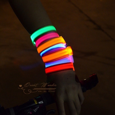 200pcs/lot glowing bracelet led lights flash bracelet wrist ring nocturnal warnings ring running gear glowing armband christmas