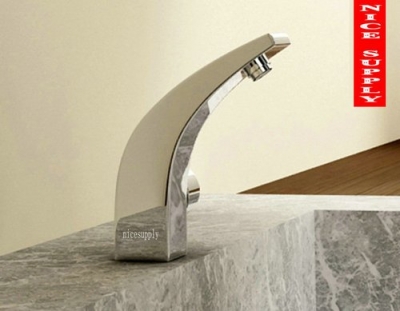 chrome finish deck mounted Faucet Bathroom basin sink mixer tap vanity faucet b376