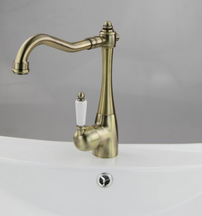 New Classic Antique Brass Bathroom Faucet Basin Sink Spray Single Handle Mixer Tap S-879