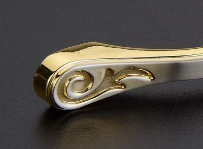 HANDLES-Kitchen System Cabinet Drawer Pull Handle And Closet Knob Mixed Color Golden on both sides ( C:C:160MM L:186MM)
