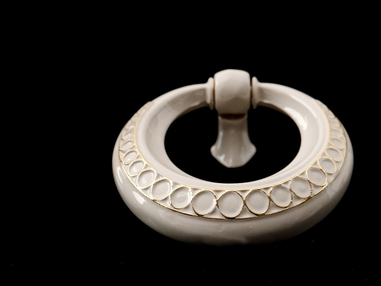 1032-haul single hole round ivory-white with inlaid gold antiqued alloy haul handles for drawer/wardrobe/cupboard