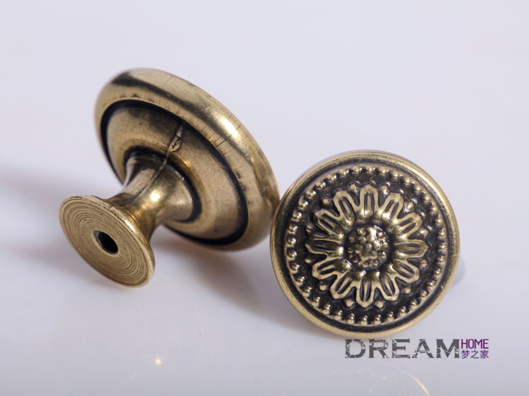 F324 single hole round bronzed antiqued alloy knob with chrysanthemum pattern for wardrobe/cupboard/television cabinet/shoe cabinet/drawer