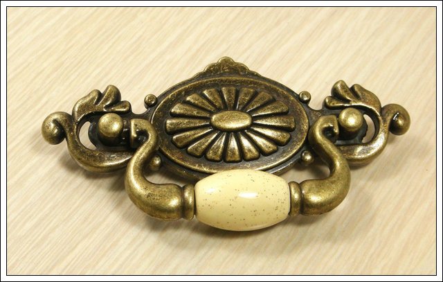 Free Shipping!!!  6Pcs/LOT New Design Antique Kitchen Cabinet And Drawer Pull(C.C.:96mm,Length:116mm)