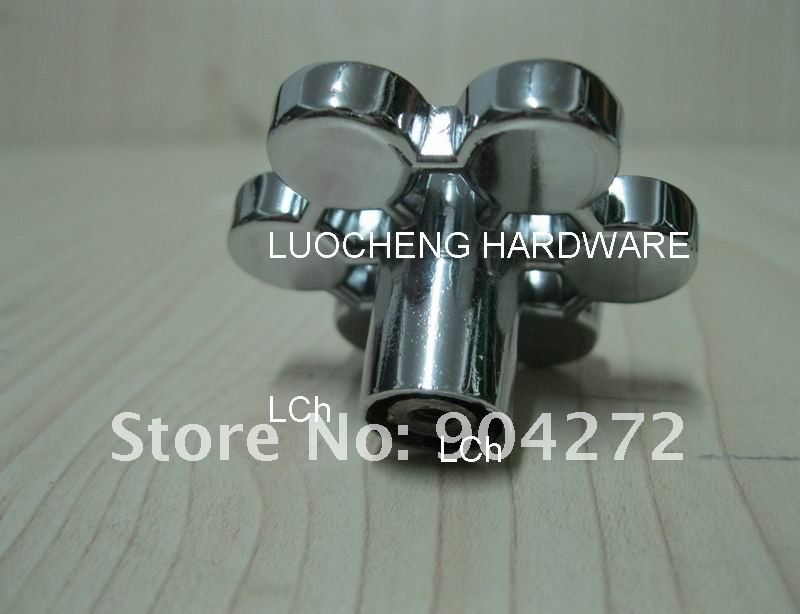 30PCS/ LOT FREE SHIPPING FLOWER CLEAR CRYSTAL KNOBS WITH ALUMINIUM ALLOY CHROME METAL PART
