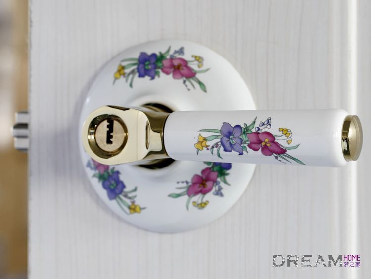 01SBTZ golden and white ceramic handle locks with spring scenery for door