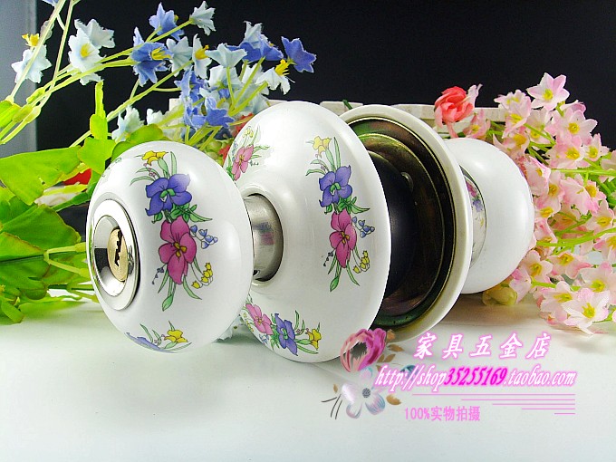 C01SST silvery and white ceramic spherical locks with spring scenery pattern for door