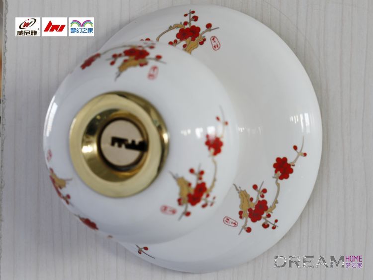 C26SBT golden and white ceramic spherical locks with red wintersweet for bedroom