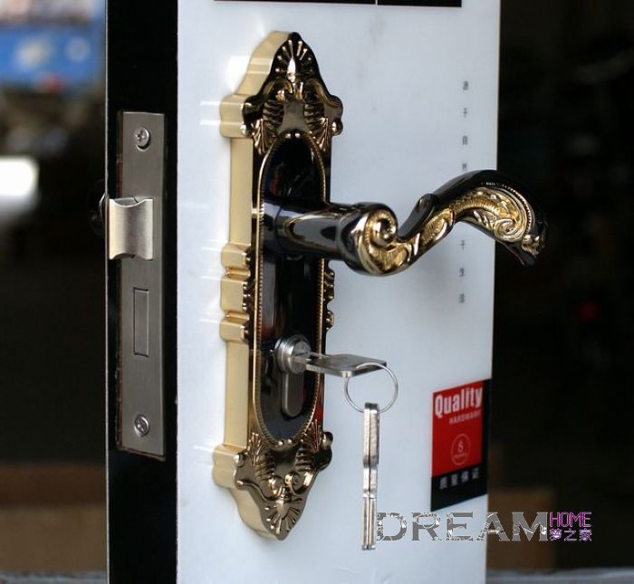 MS93-92 antiqued bronze handle locks with comfortable lines for door