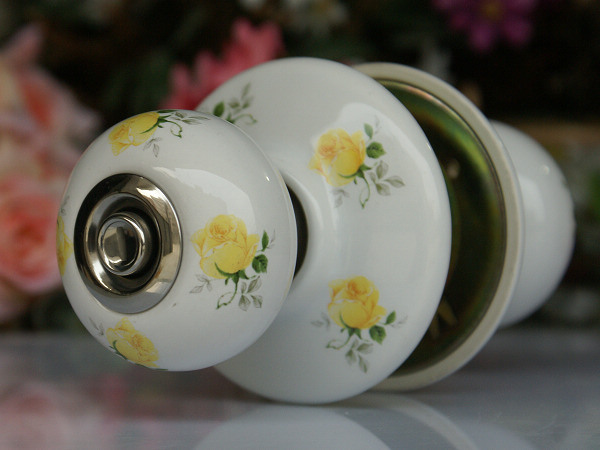 MT18YSS white ceramic spherical locks with four yellow roses pattern for bedroom