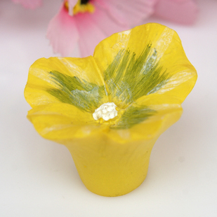 M5020 yellow four-petal flower with green ornament cartoon resin knobs for drawer/cabinet